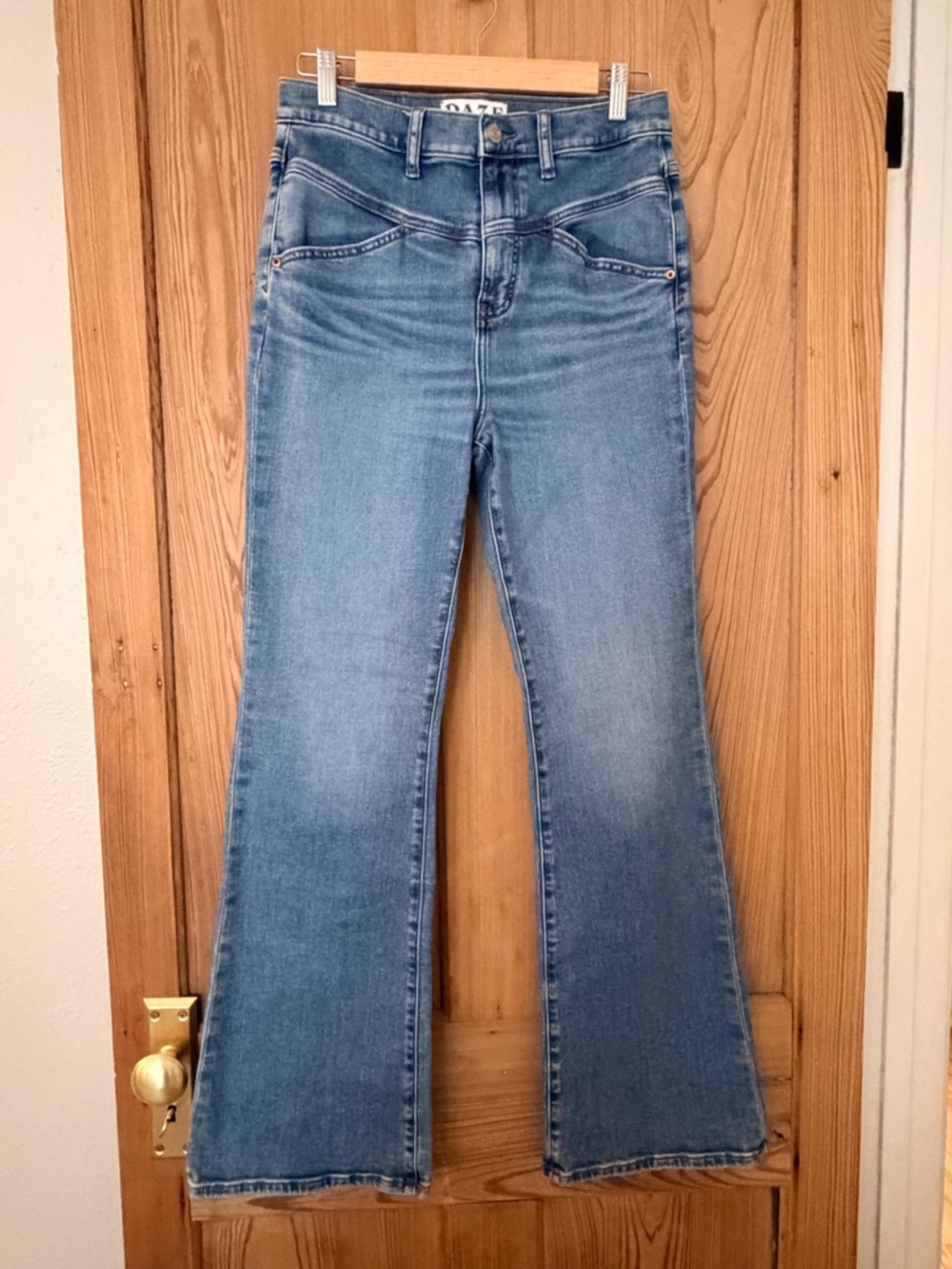 DAZE DENIM High-Rise Flare Jeans in groovy